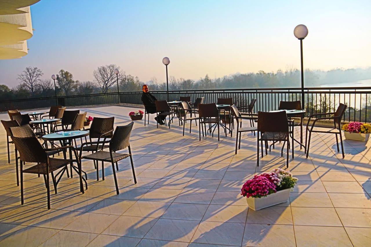 Plaza Hotel Varvarin Exterior foto